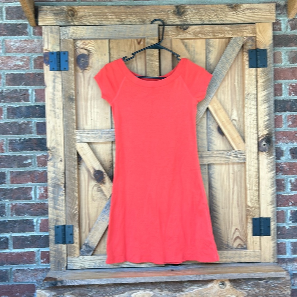 Women’s red-orange casual summer short sleeve knit dress. - Picture 1 of 3